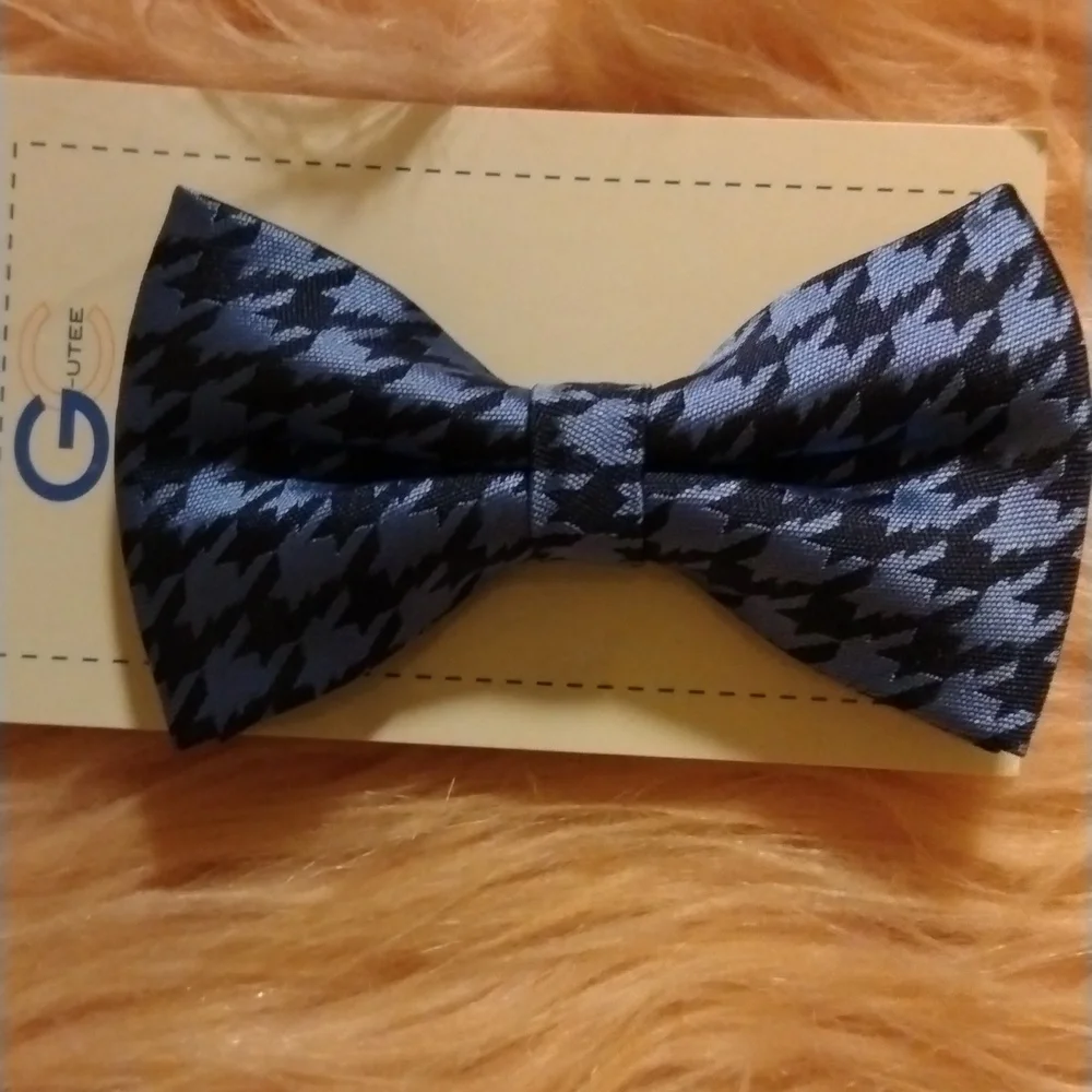 NEW BOYS Blue Houndstooth Pre Tied Bow Tie Size 5-7